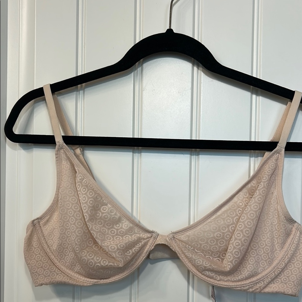 Victoria's Secret Beige Unlined Underwire Plunge Bra Intimates Collection